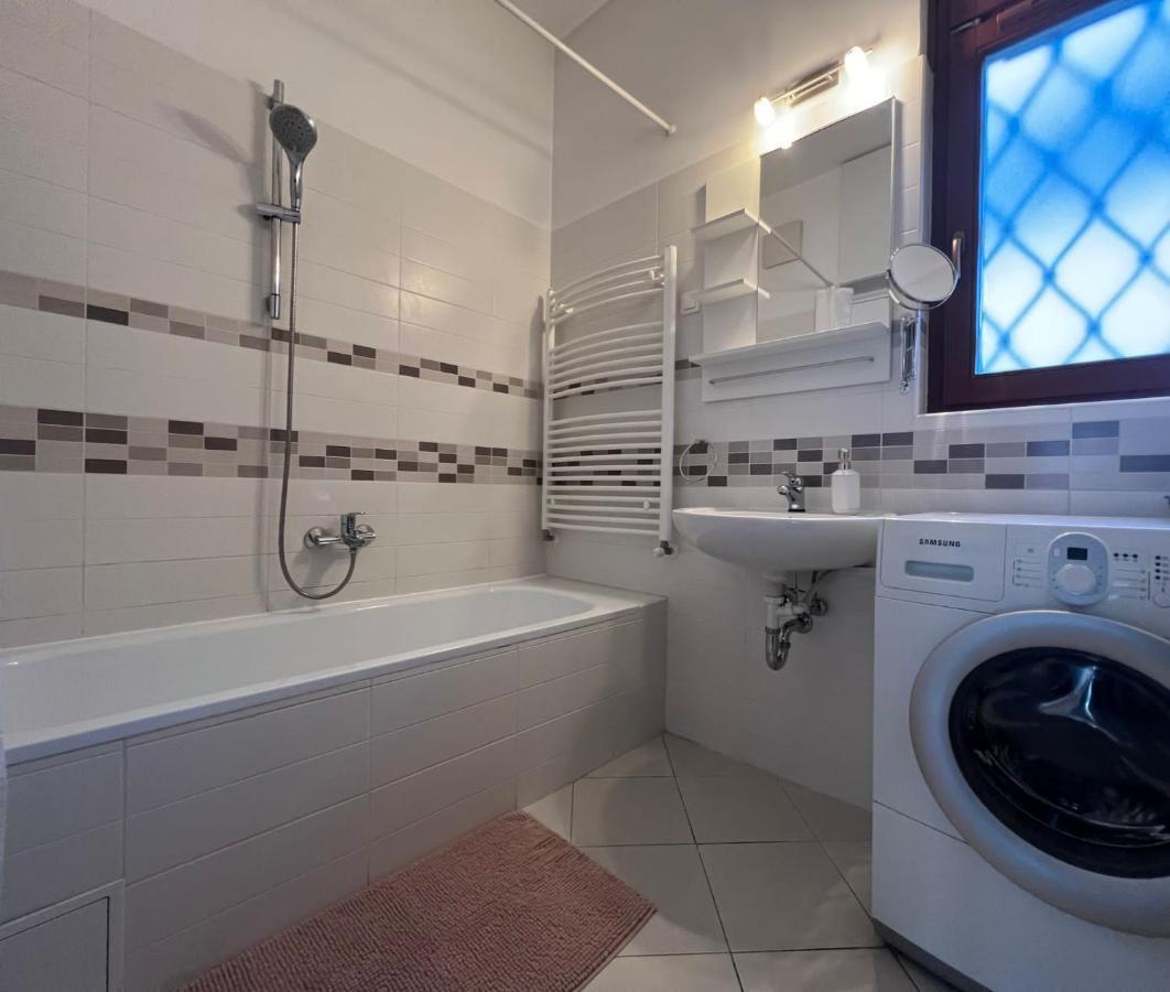 Homes Будапеща Екстериор снимка